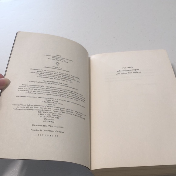 The 5th Wave by Rick Yancey Paperback - Picture 6 of 6